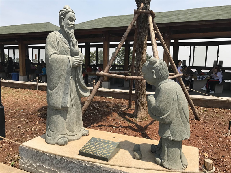 人物石雕