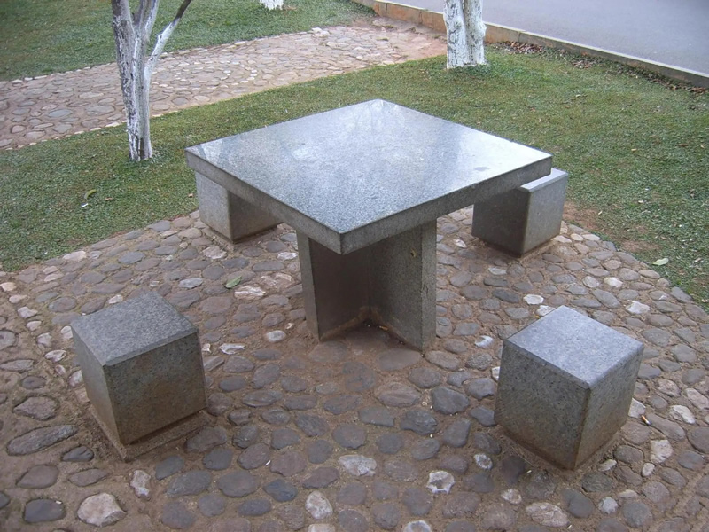 石桌石凳